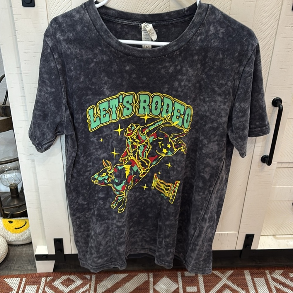 Let’s Rodeo graphic tee - Picture 3 of 3
